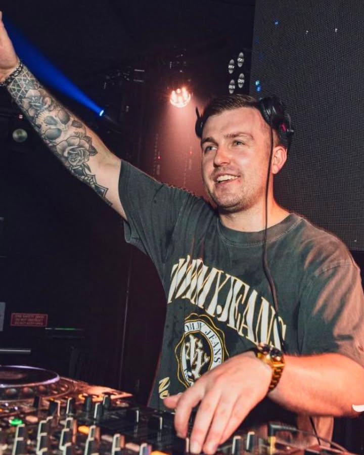 Featured image for “DJ Loukas Returns to Temora Hotel: Saturday Night Party!”