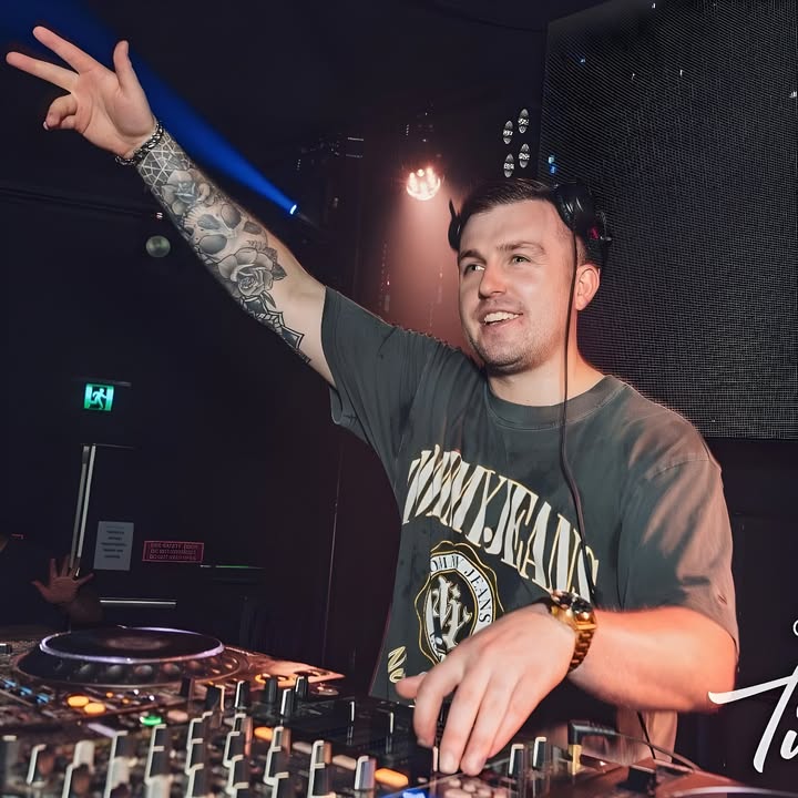 Featured image for “DJ Loukas Dance Party: Temora Hotel’s Hottest Night Out”