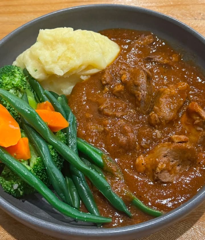 Featured image for “Braised Lamb Shoulder at Temora Hotel”
